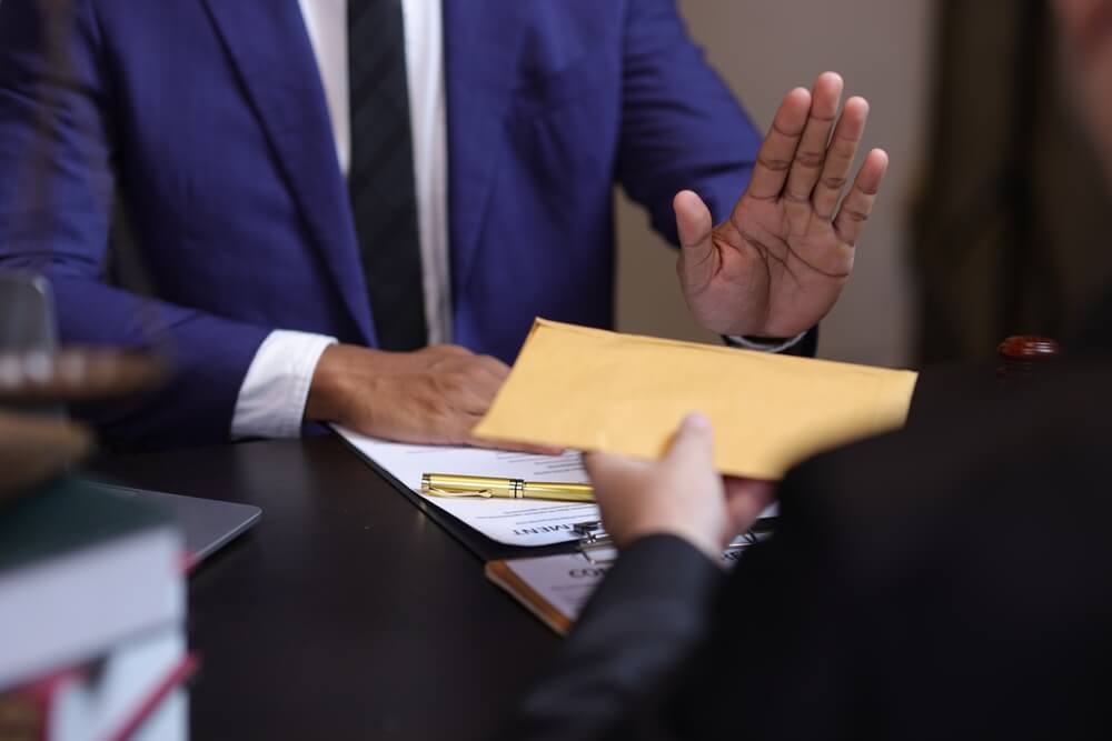 representing lawyer refusing fraudster